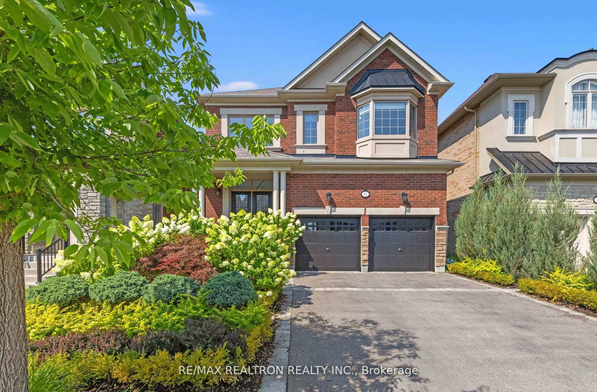 92 Chaiwood Court, Vaughan, ON L6A 0Z9