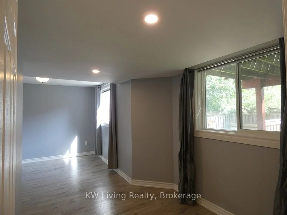 394 Clearmeadow Boulevard Basement, Newmarket, ON L3X 2C7