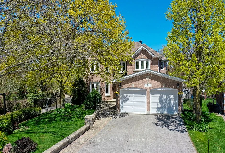 353 Meegan Court, Newmarket, ON L3X 2B7