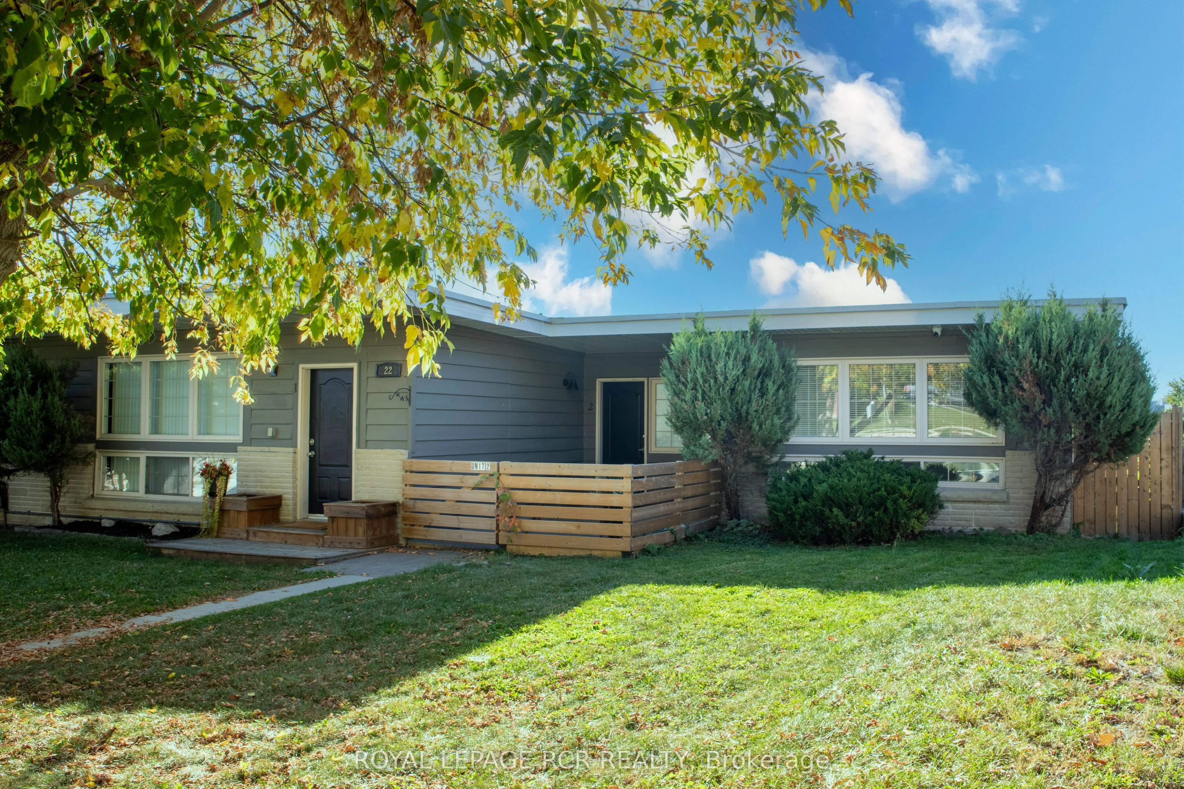 22 Centre Street 2, Bradford West Gwillimbury, ON L3Z 2B7