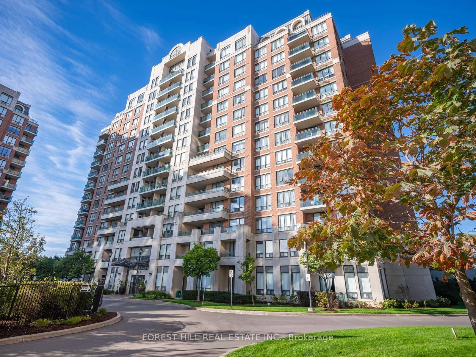 330 Red Maple Road 211, Richmond Hill, ON L4C 0T6
