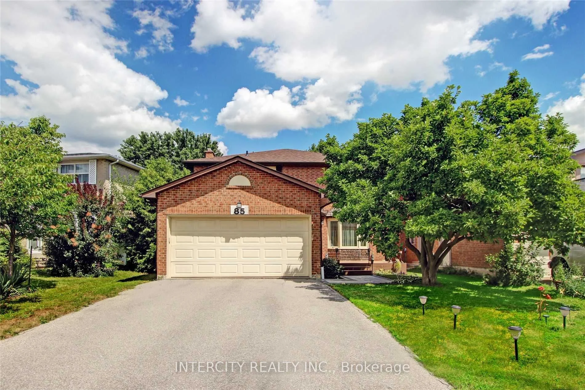 85 Houseman Crescent, Richmond Hill, ON L4C 7S7