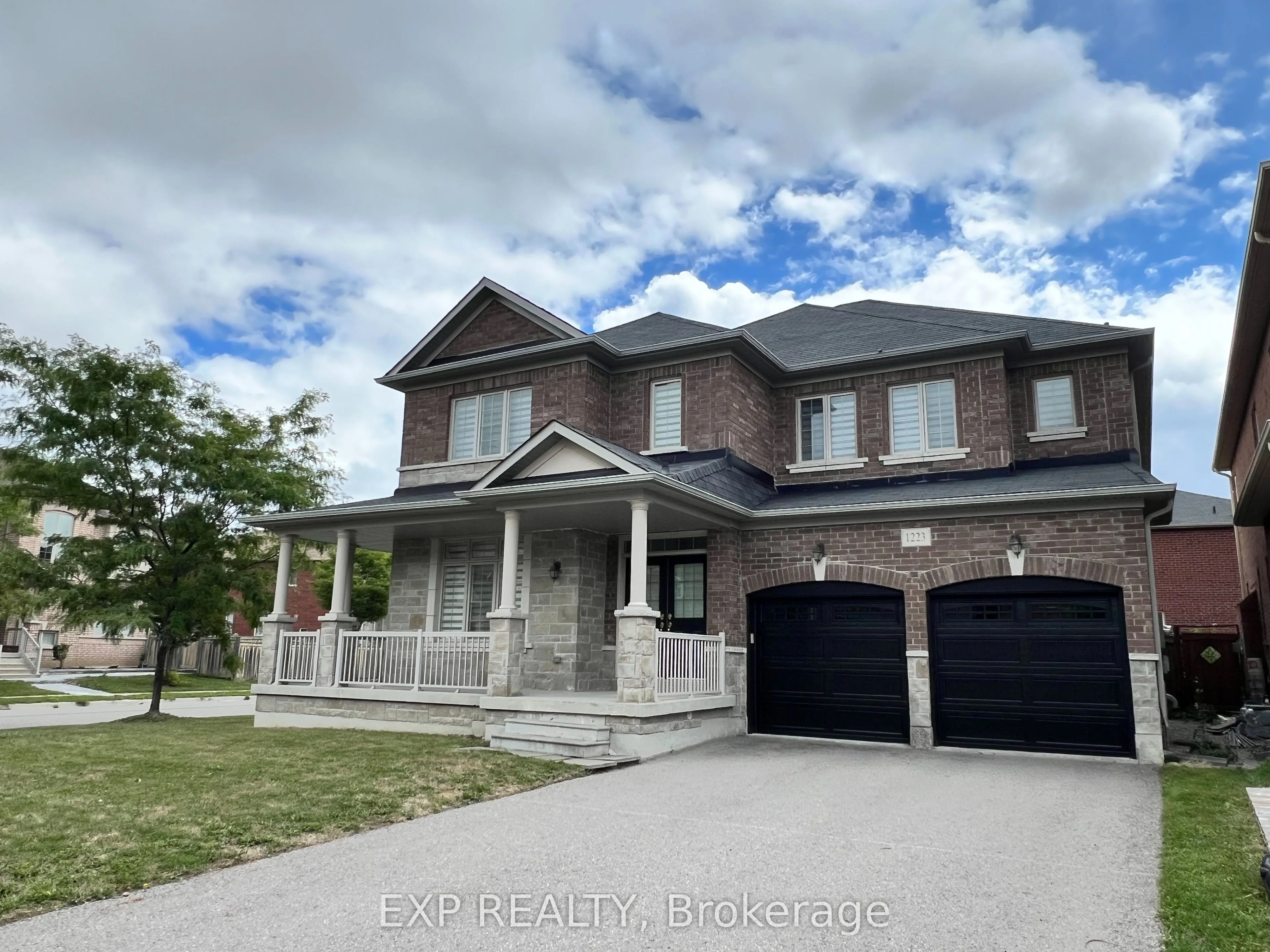1223 Atkins Drive, Newmarket, ON L3X 0C8