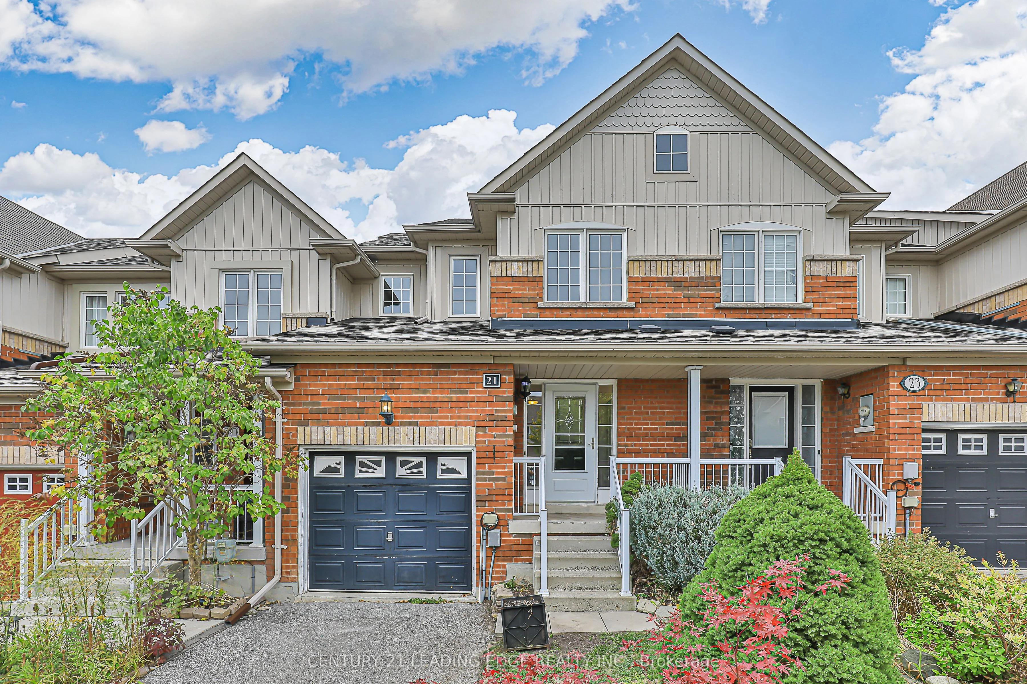 21 Lilly Mckeowan Crescent, East Gwillimbury, ON L0G 1M0