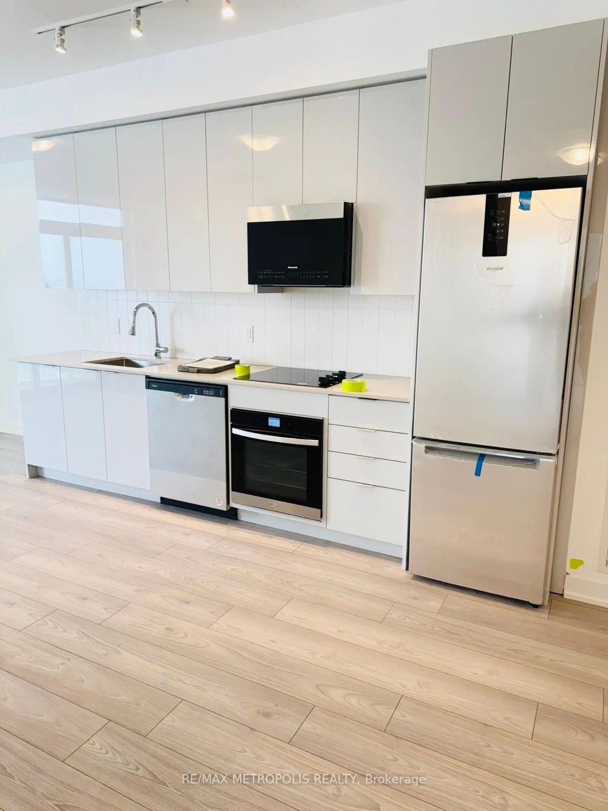 10 Abeja Street 1115, Vaughan, ON L4K 0R4