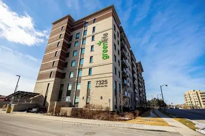 Condo Apartment in Markham