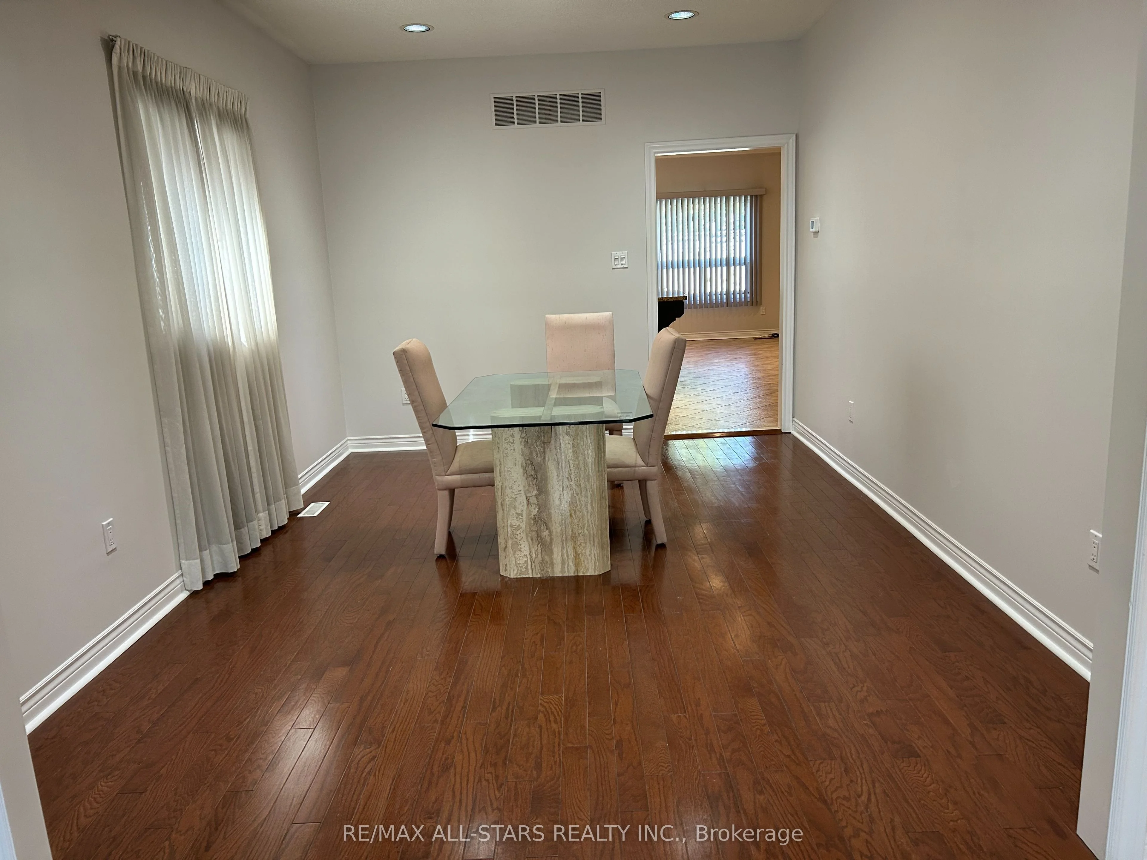 171 Shaftsbury Avenue Full House, Richmond Hill, ON L4C 0G2