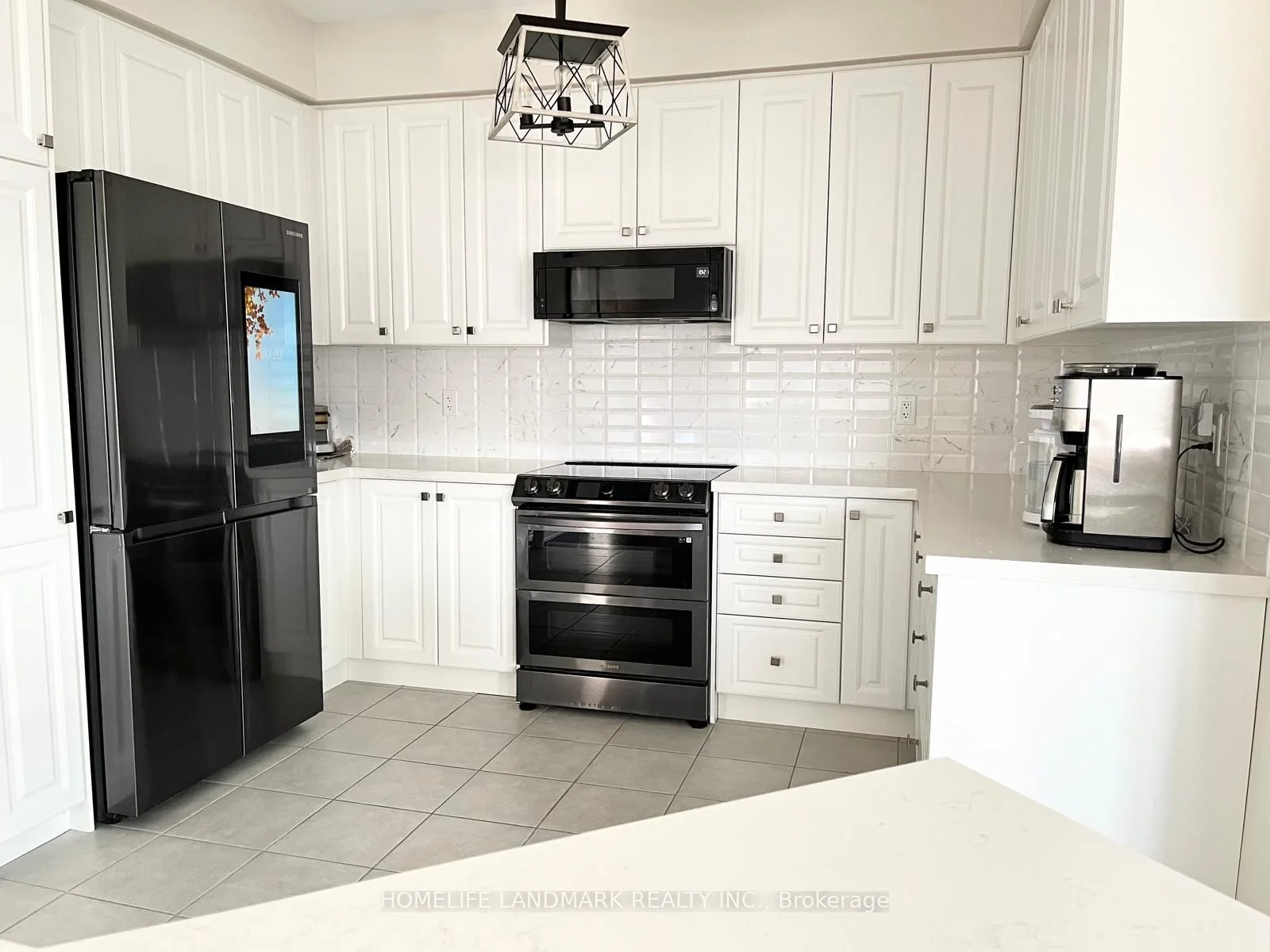 43 Lorne Thomas Place, New Tecumseth, ON L9R 0T8