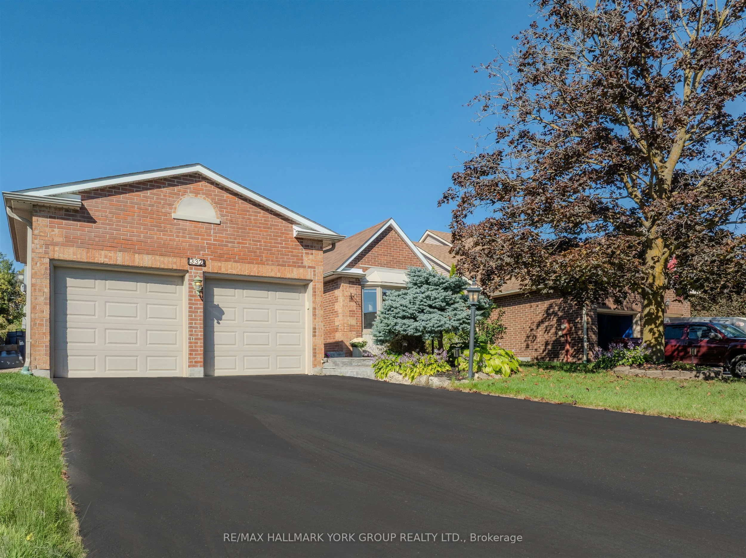 332 John Bowser Crescent, Newmarket, ON L3Y 7P2