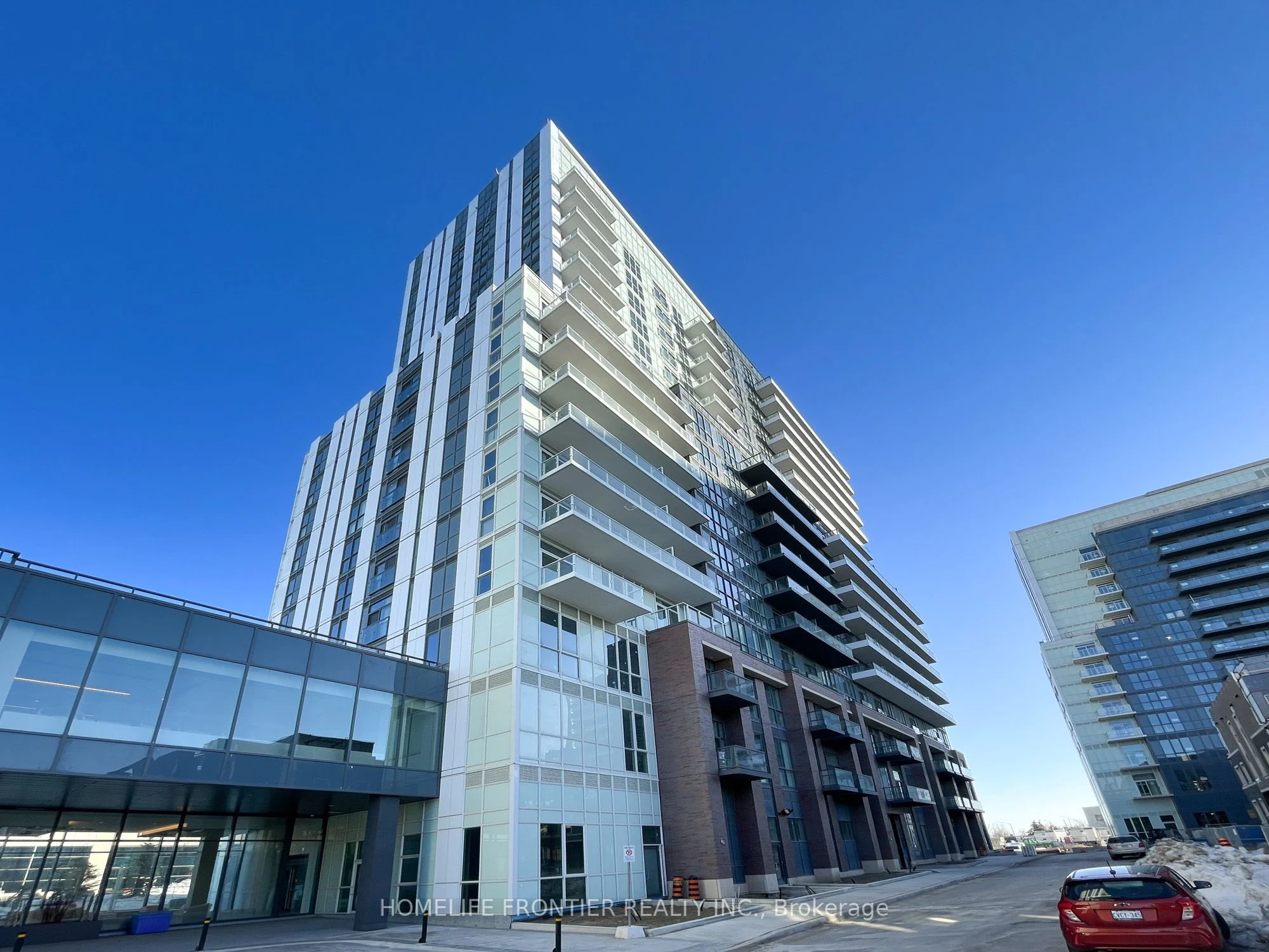 38 Honey Crisp Crescent 819, Vaughan, ON L4K 5Z8