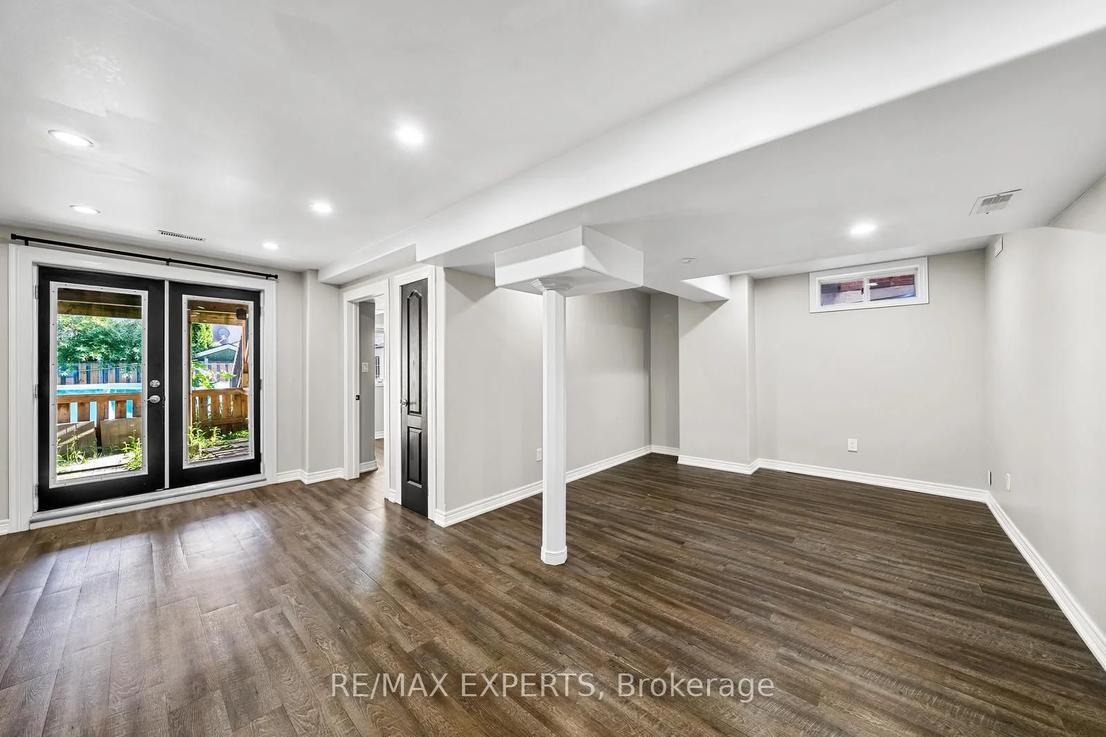 1821 Lamstone Street Lower, Innisfil, ON L9S 4Z9
