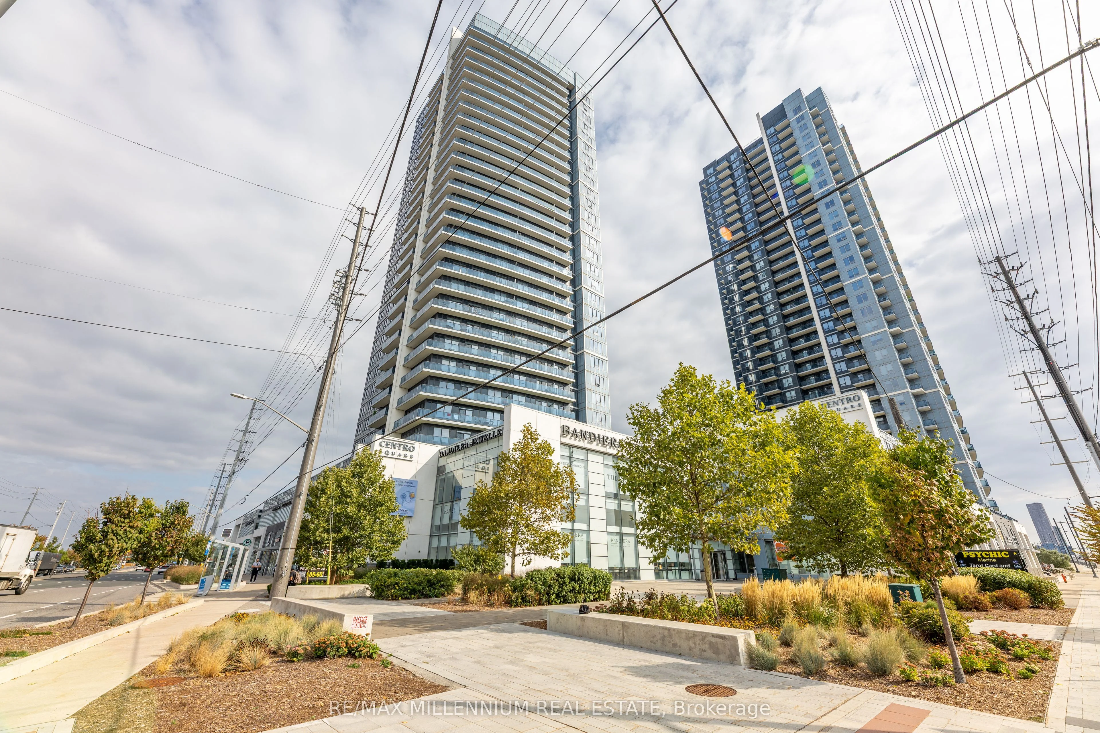 Condo Apartment in Vaughan