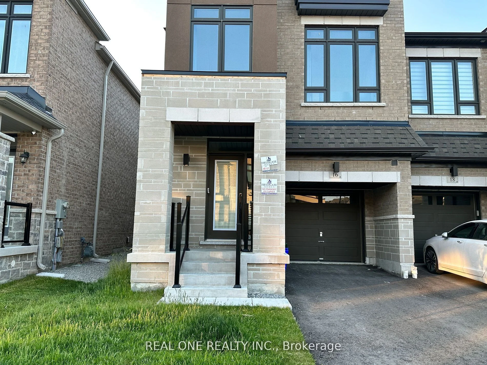 16 Hewison Avenue, Richmond Hill, ON L4S 0J1
