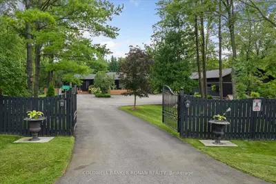 Detached in New Tecumseth