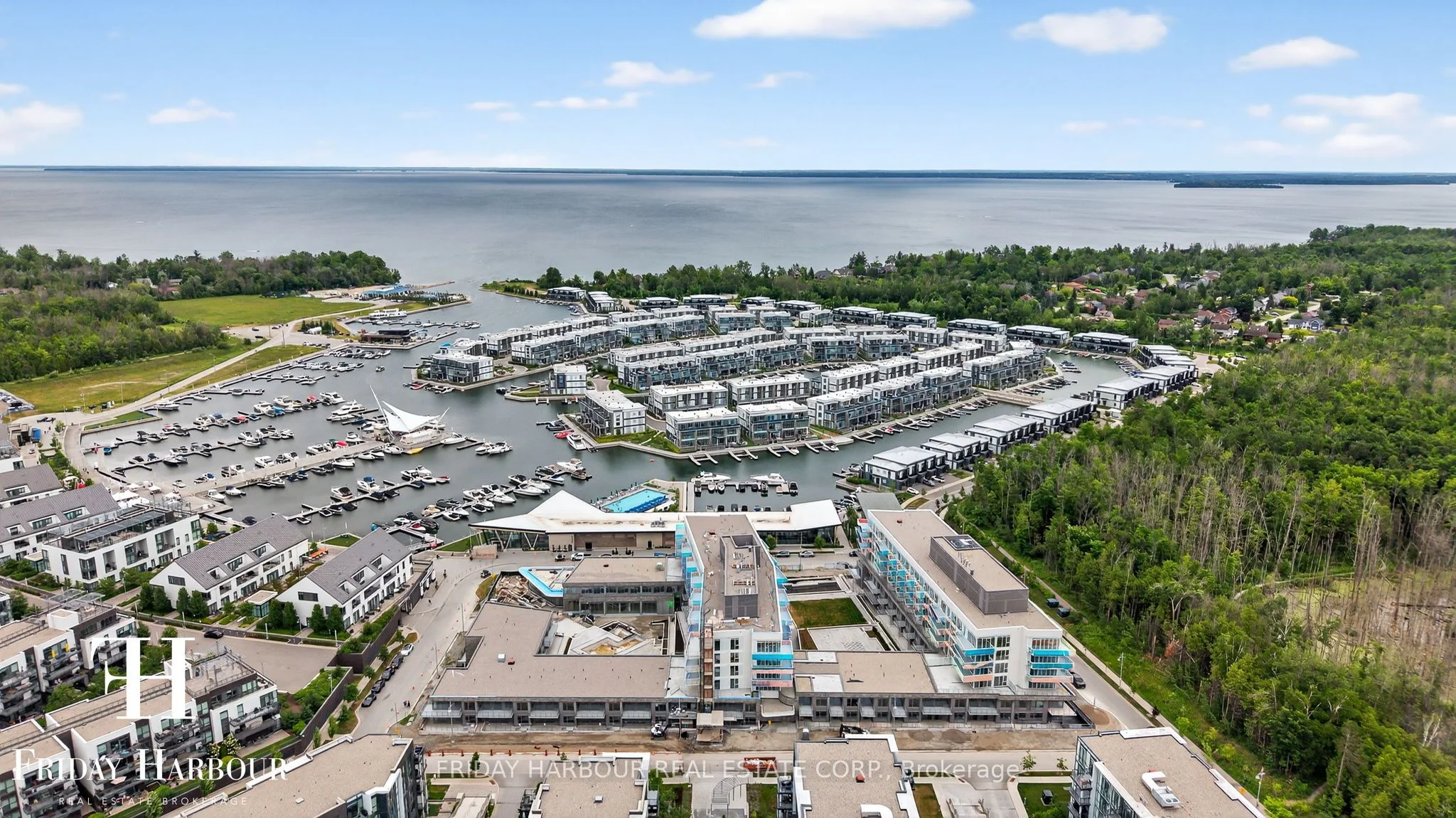 333 Sunseeker Avenue 416, Innisfil, ON L9S 0R6