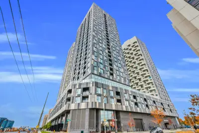 Condo Apartment in Vaughan