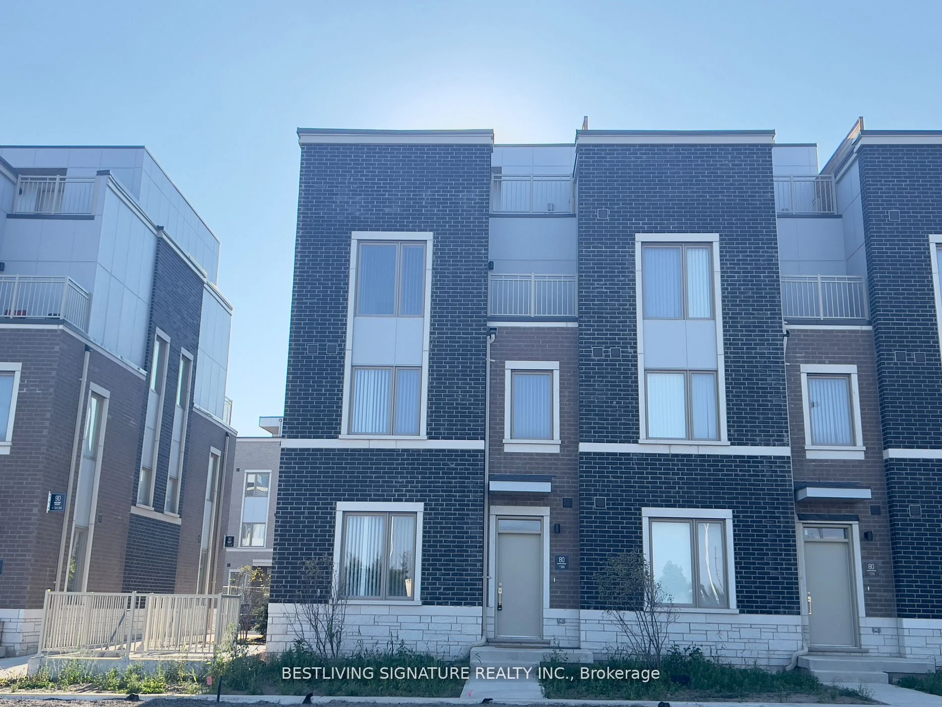 80 Honeycrisp Crescent 369, Vaughan, On L4k 0n7