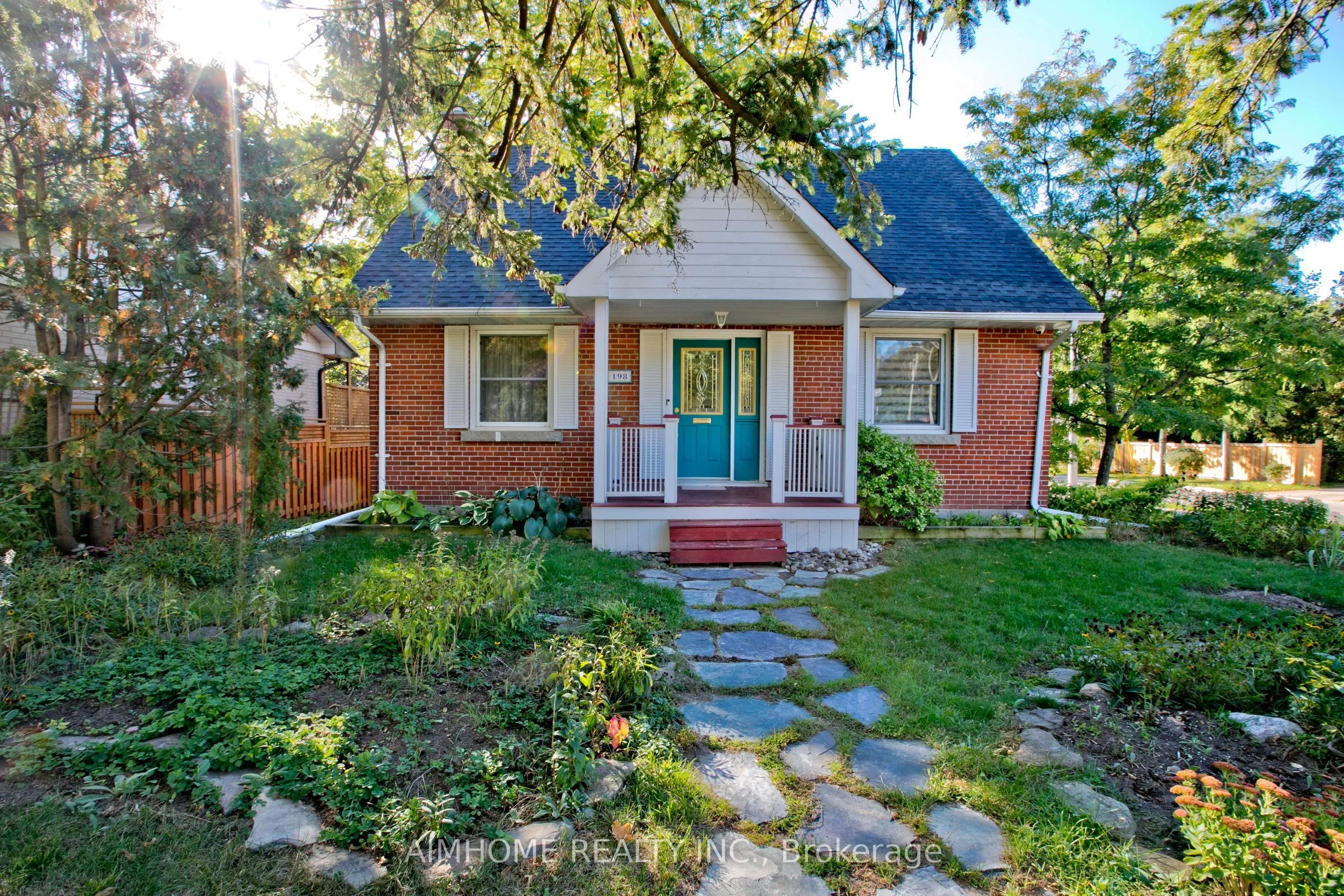198 Mill Street, Richmond Hill, ON L4C 4B2