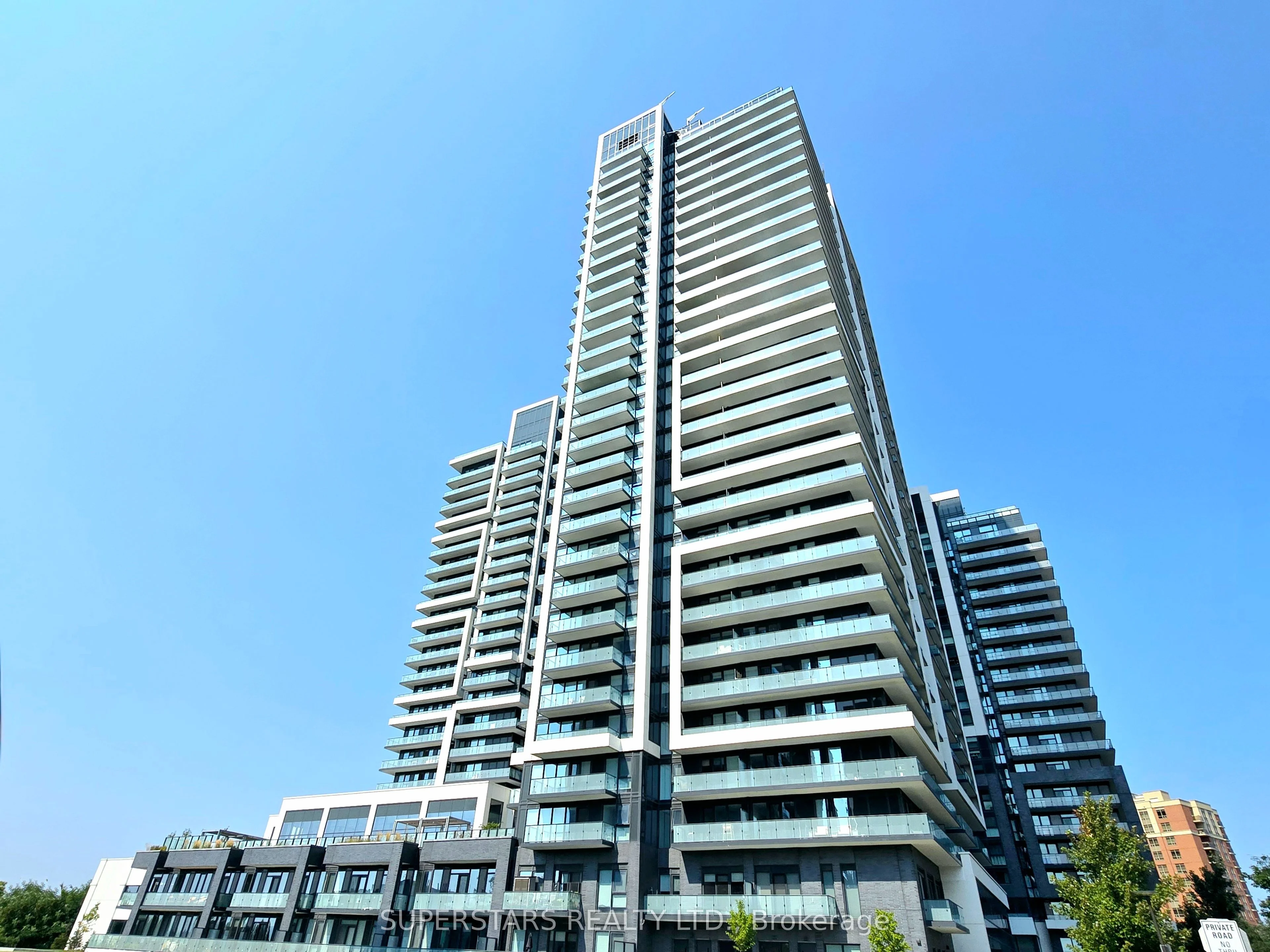 105 Oneida Crescent 1401, Richmond Hill, On L4b 0h6