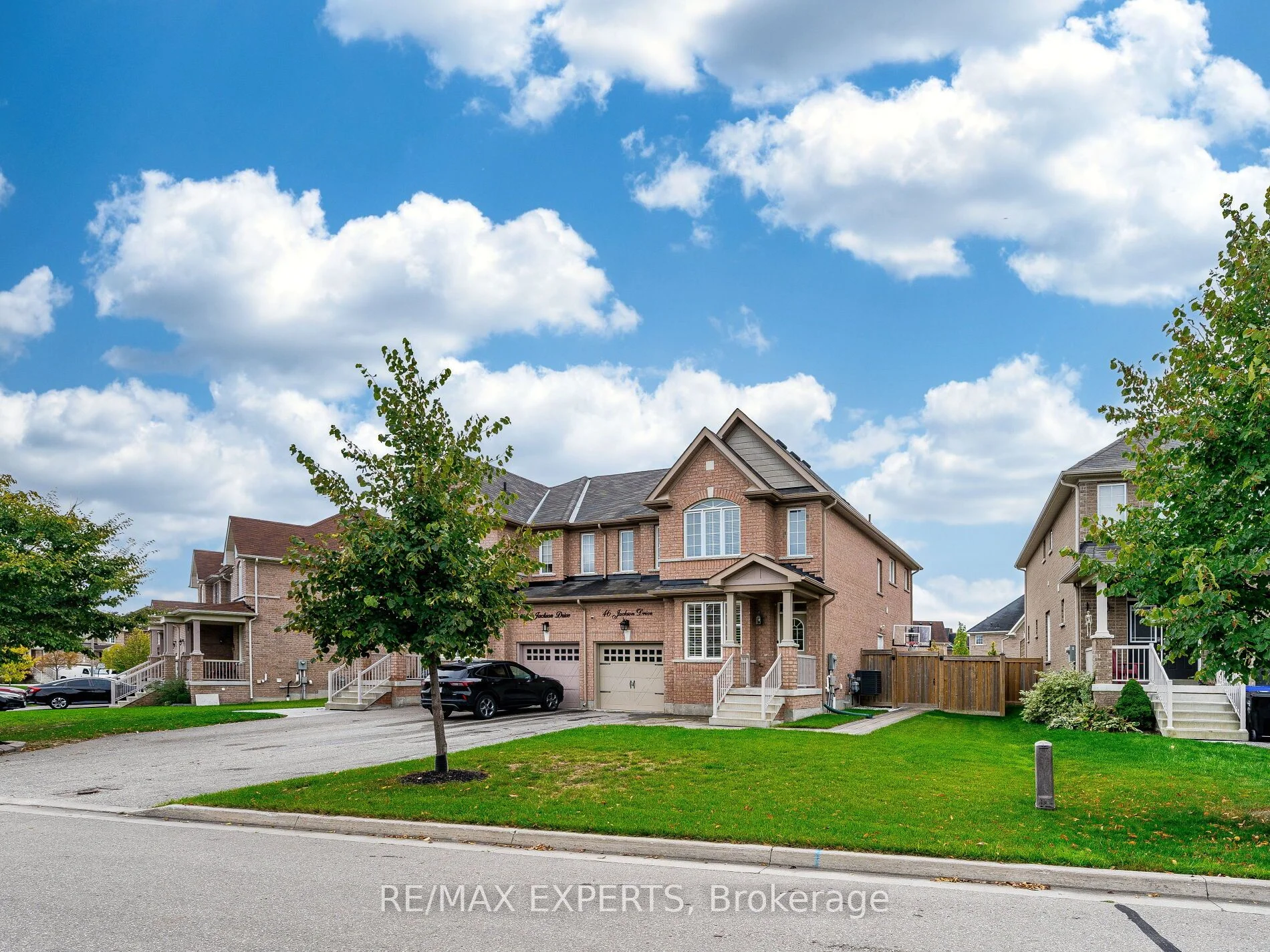 Semi-Detached in New Tecumseth