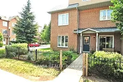Condo Townhouse in Markham
