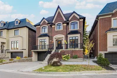 Detached in Richmond Hill