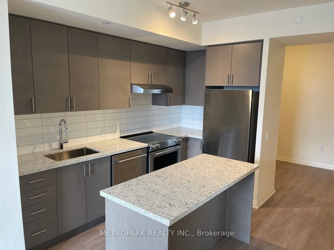 9000 Jane Street 1606, Vaughan, ON L4K 2M9