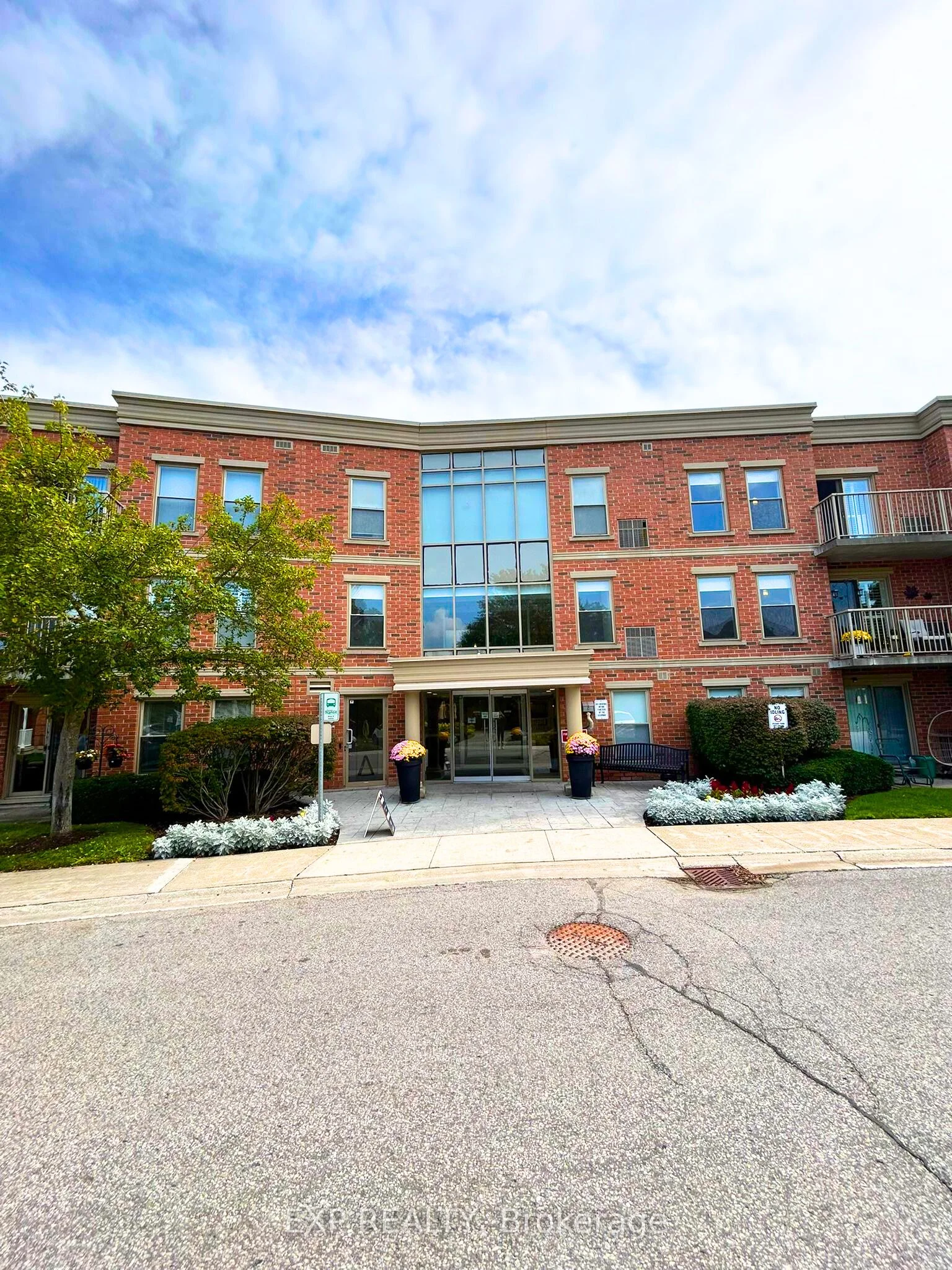22 James Hill Court 208, Uxbridge, ON L9P 1Y6
