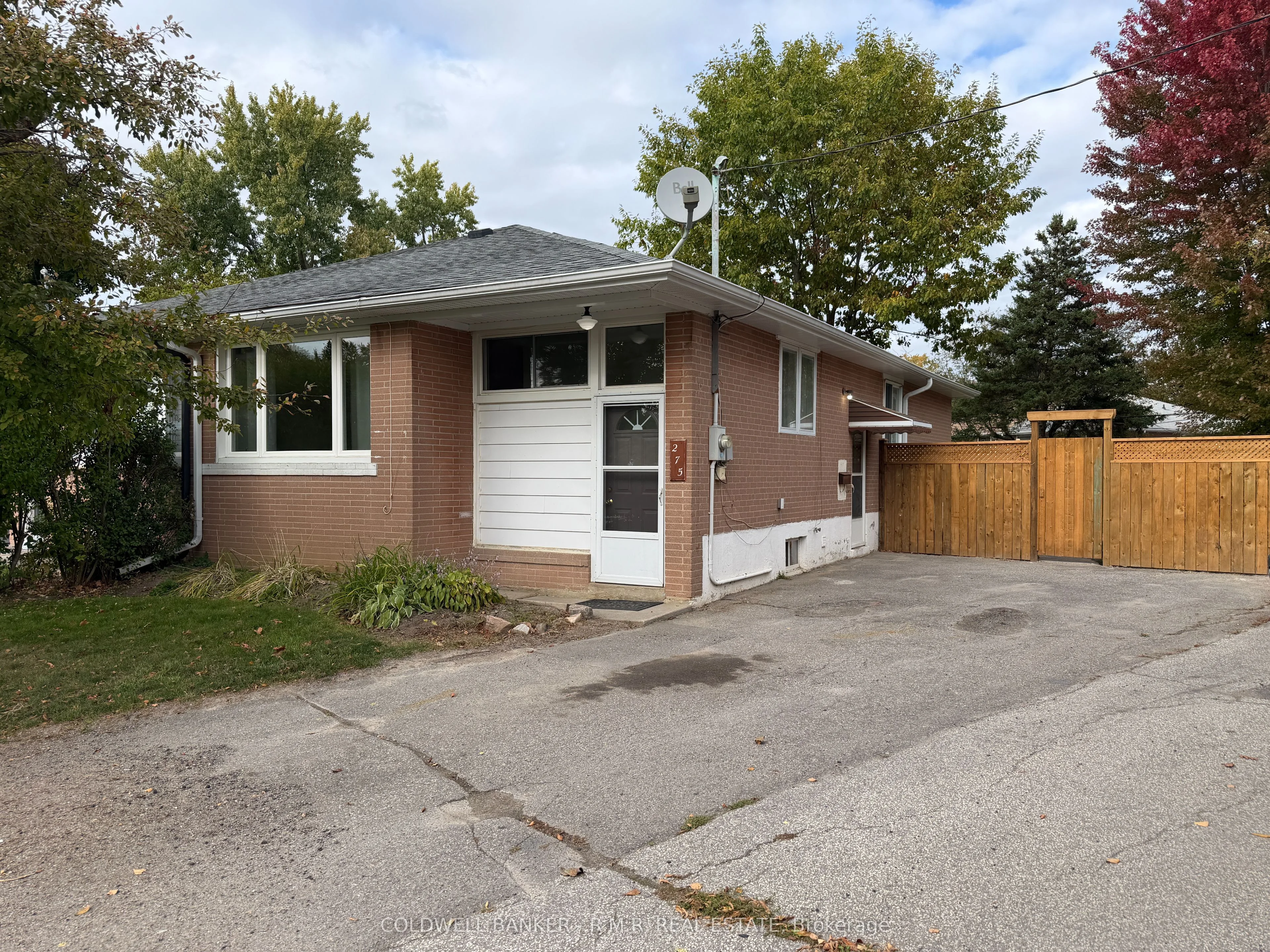 275 Silverbirch Drive, Newmarket, ON L3Y 2Z6