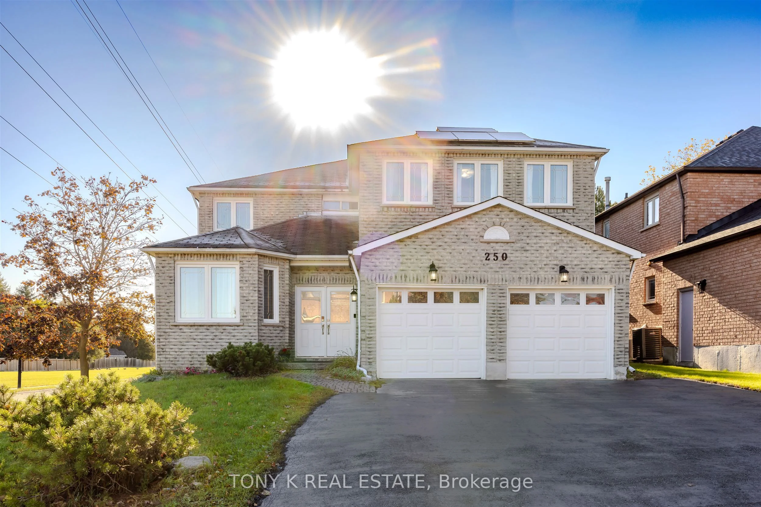 250 Alex Doner Drive, Newmarket, ON L3X 1A8