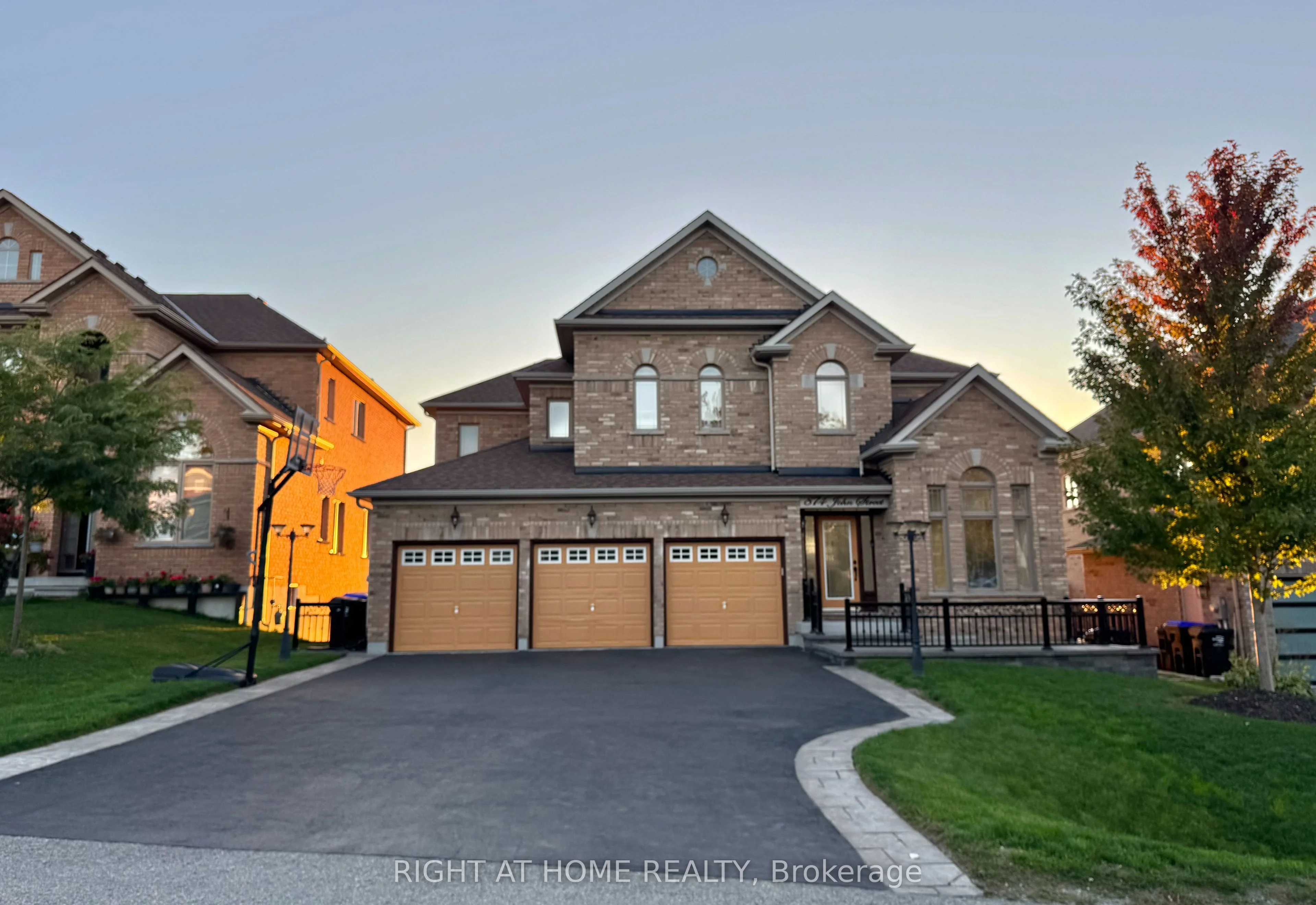 874 John Street, Innisfil, ON L0L 1K0