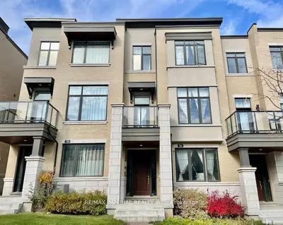 Att/Row/Townhouse in Vaughan