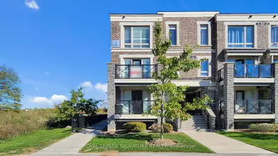 Condo Townhouse in Markham