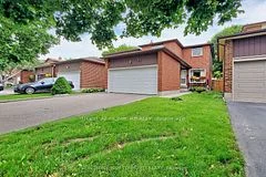 15 Coventry Court, Richmond Hill, ON L4C 8B4