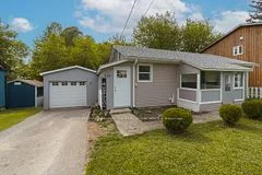 Detached in Essa