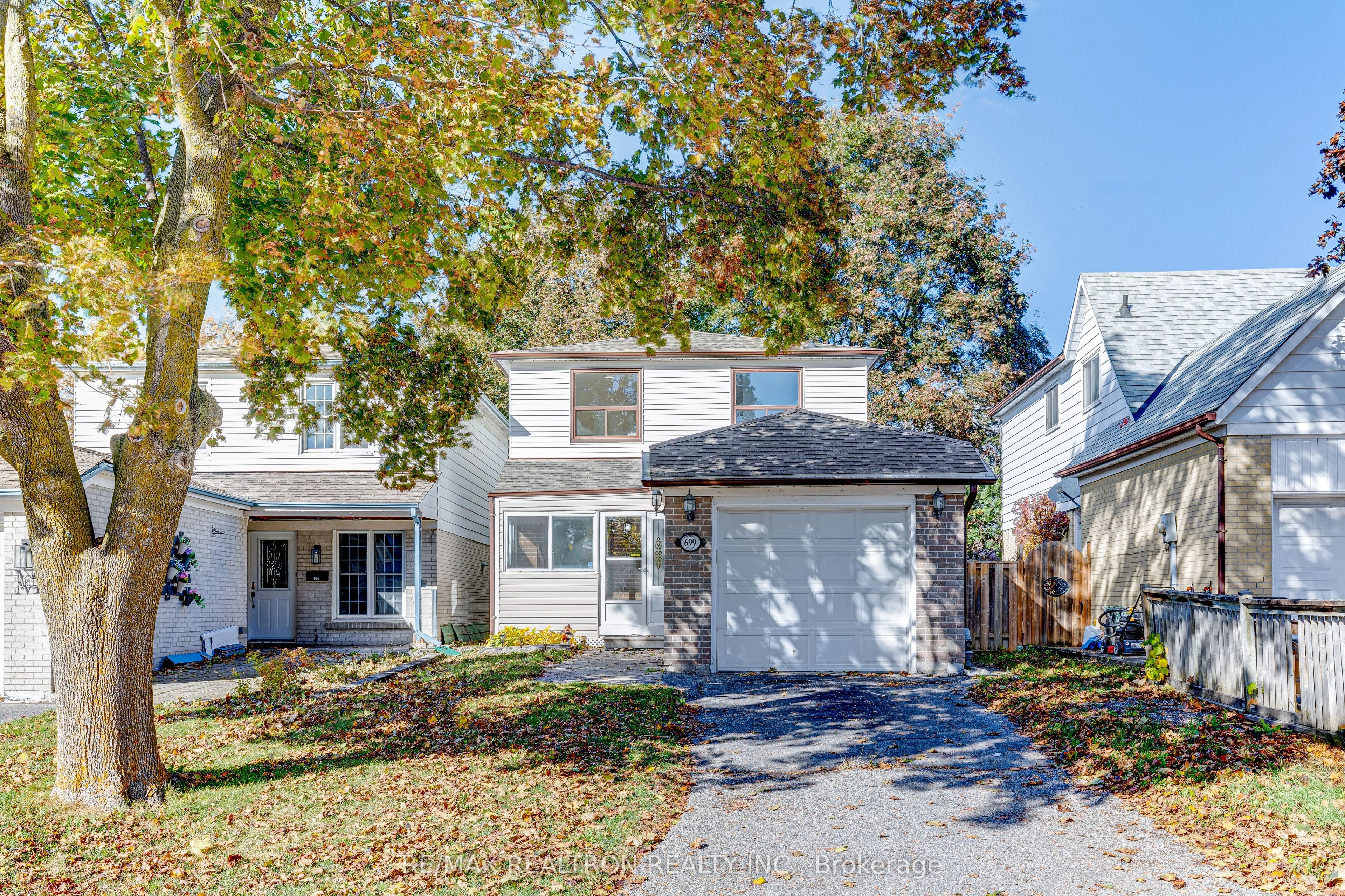 699 Jackson Court, Newmarket, ON L3Y 5A5