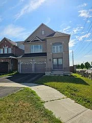 40 Thatcher Crescent, East Gwillimbury, ON L9N 0B8