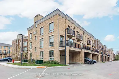 Att/Row/Townhouse in Whitchurch-Stouffville