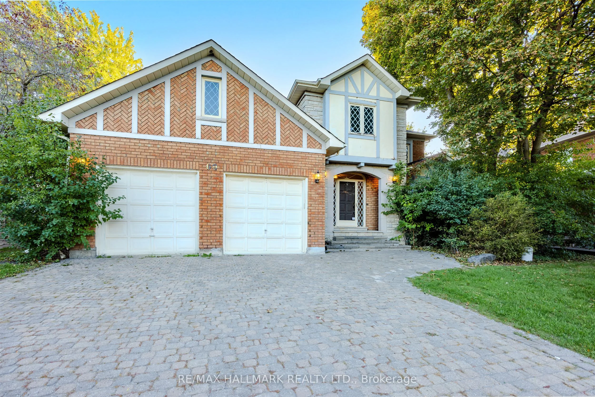 69 King's Cross Avenue, Richmond Hill, ON L4B 2T2