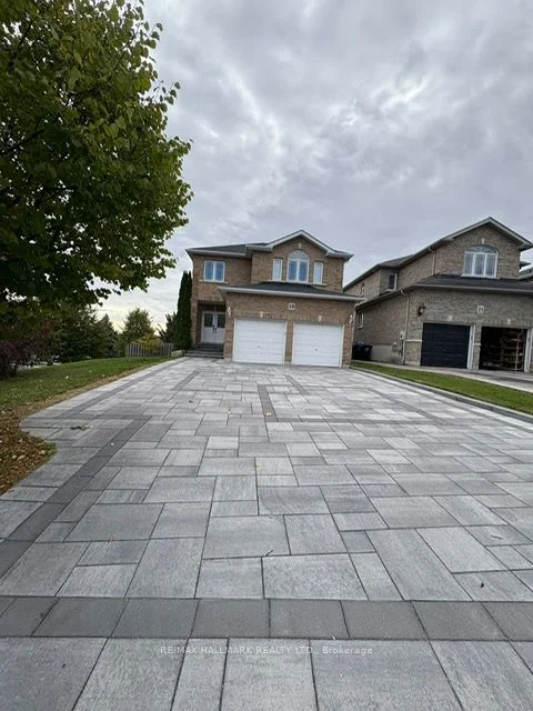 19 Wyman Crescent Main, Bradford West Gwillimbury, ON L3Z 3J5