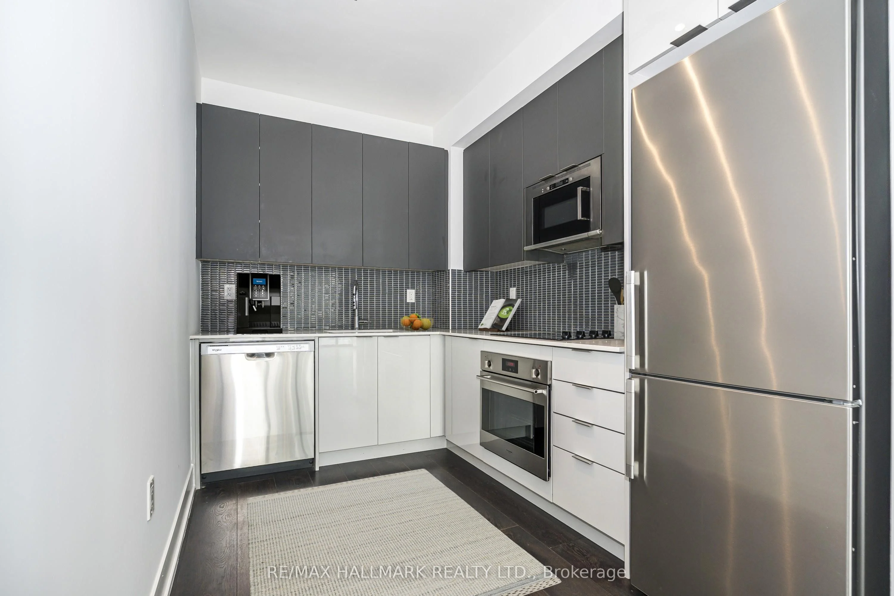 Condo Apartment in Vaughan