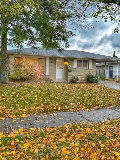 Detached in Aurora