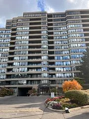 32 Clarissa Drive 222, Richmond Hill, ON L4C 9R7