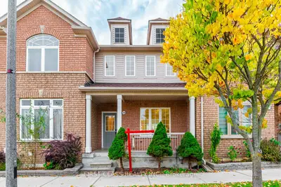 Att/Row/Townhouse in Markham