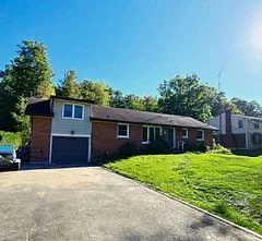 55 Queens Court Bsmt, East Gwillimbury, ON L9N 0E8