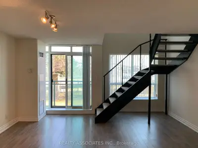 Condo Apartment in Richmond Hill