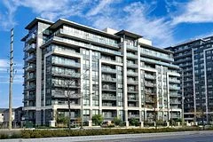 Condo Apartment in Richmond Hill