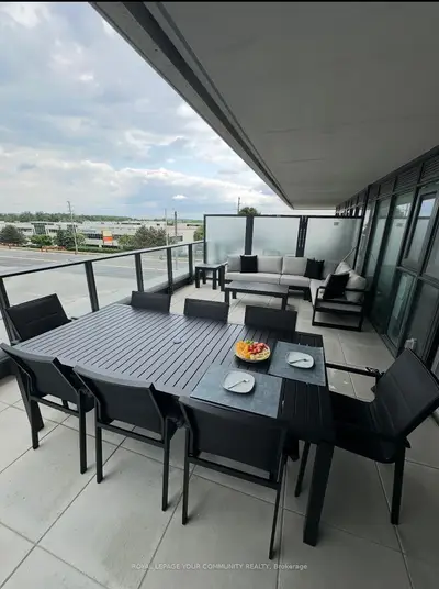 Condo Apartment in Vaughan