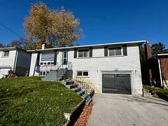 135 Luxury Avenue Main, Bradford West Gwillimbury, ON L3Z 1T5