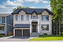 92 Lloyd Street, Whitchurch-Stouffville, ON L4A 4J5